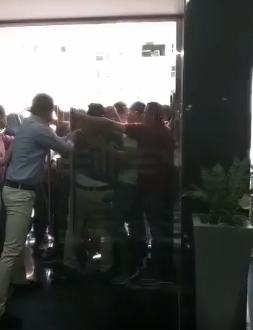 خناقات بين ملاك مشروع دجلة بالمز وموظفي معمار المرشدي 2