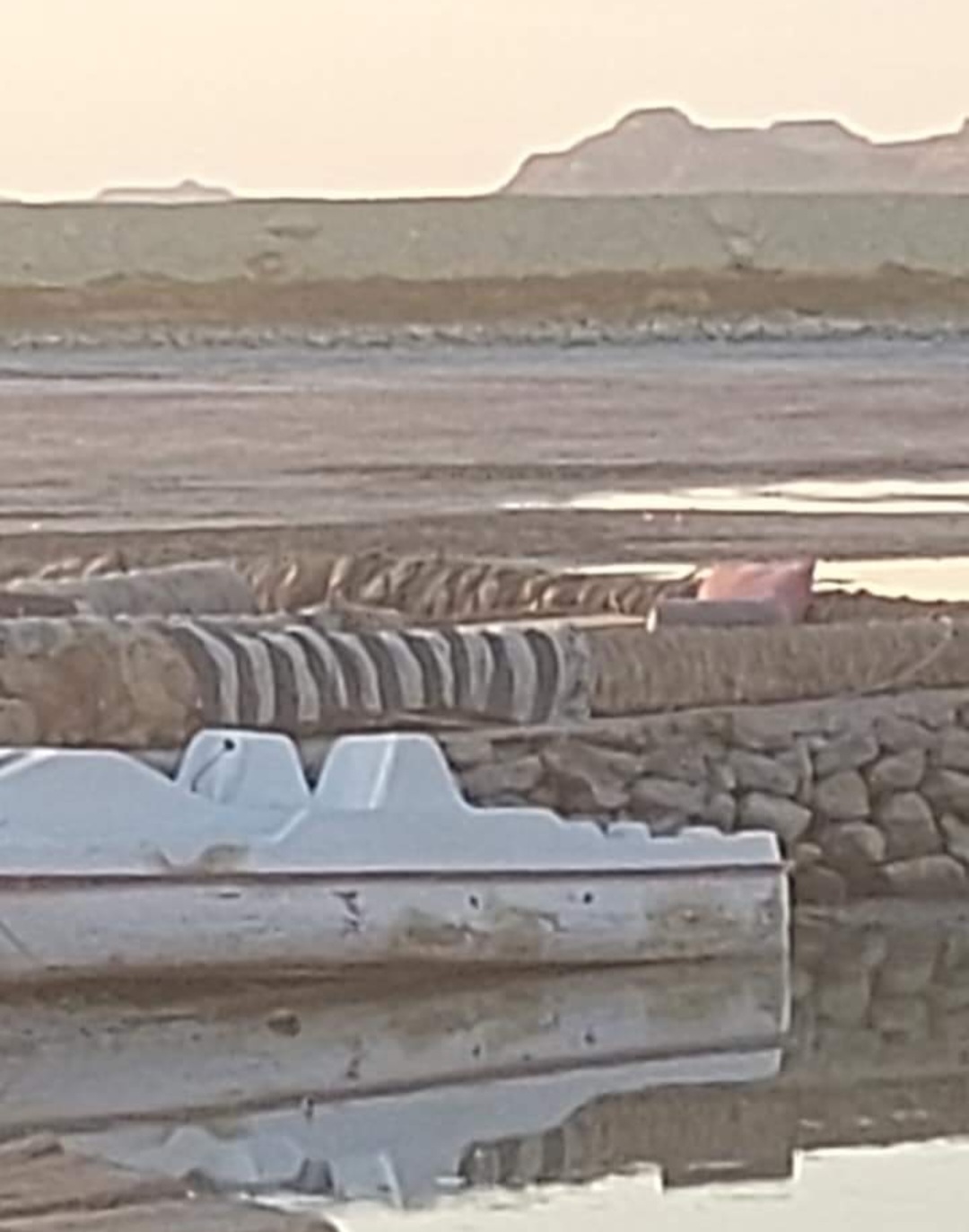 بالصور.. الري ترتكب كارثة بتجفيف بحيرة فطناس بسيوة
