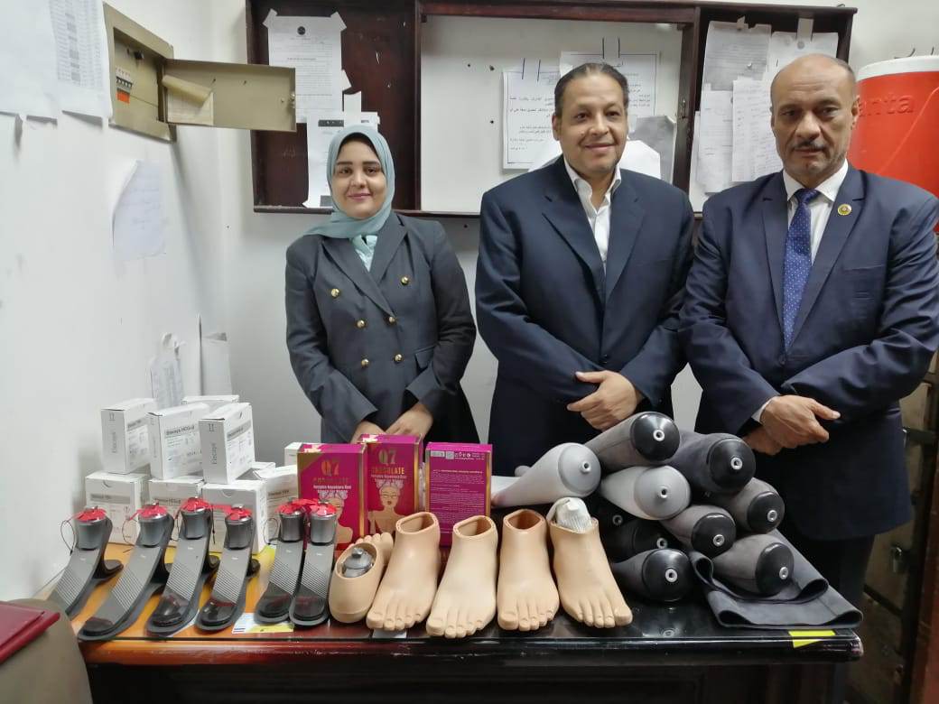 85825-جمارك-مطار-الأقصر-تضبط-تهريب-عدد-من-الأطراف-الطبية