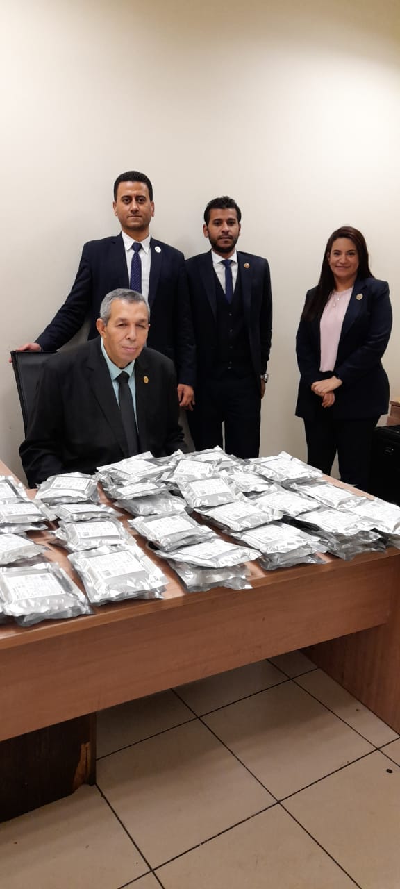 65375-رجال-الجمارك-و-المضبوطات-(1)