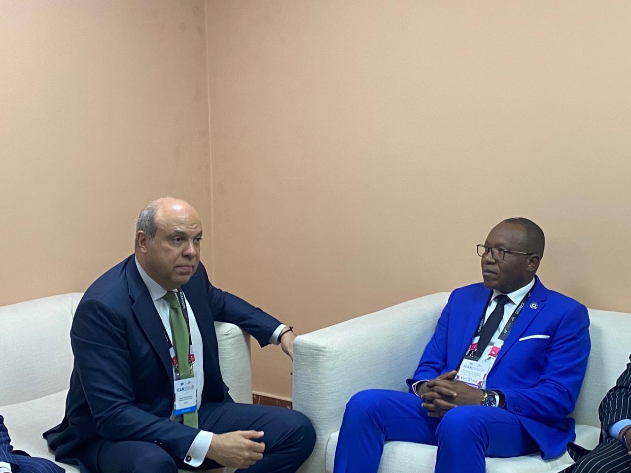 52fba79b-0145-474d-b1c8-66fa4117e983