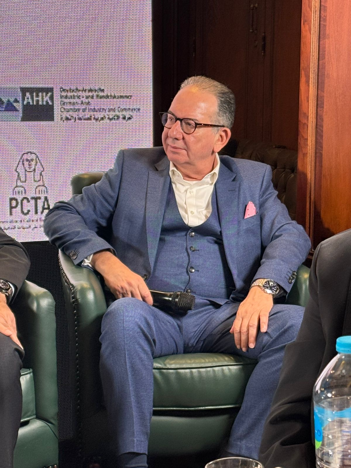 d56d00dd-4695-43c6-93b9-5c596f6893c2