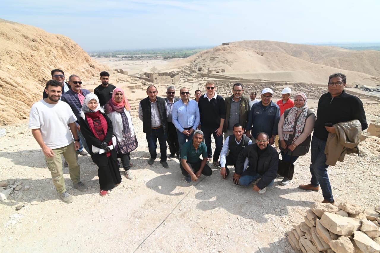 f0774475-ae2e-4d35-ac7d-2d992b0aaa41