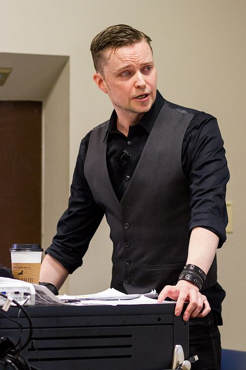 لوسيان غريفز