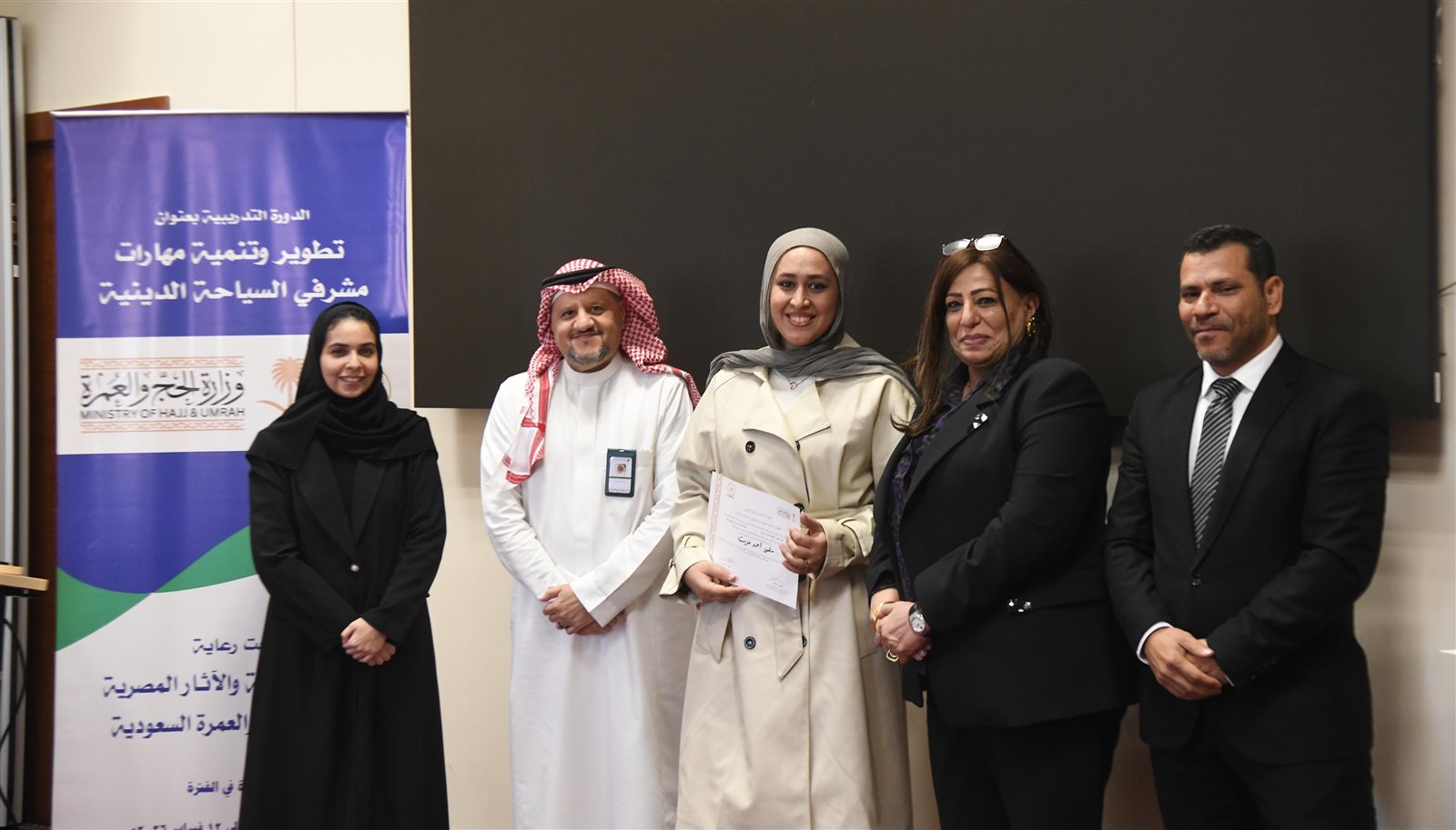 aeade73d-c955-4524-87b7-c41318569bb4