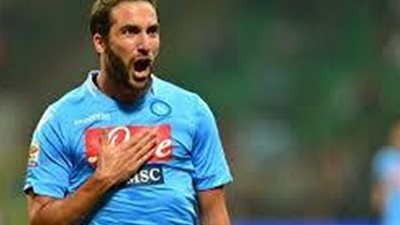 هيجواين يقود نابولى لملاقاة لاتسيو بقيل نهائى كاس ايطاليا