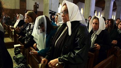 وقفة بالشموع داخل الكاتدرائية لتأبين ضحايا ليبيا