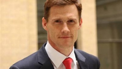 بالفيديو.. السفير البريطانى يقدم التعازى للبابا تواضروس