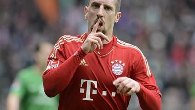 غوارديولا يطالب 