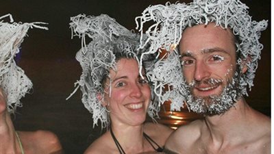 كندا تشهد مسابقة تجميد الشعر