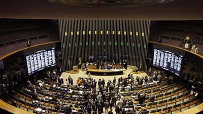 تحقيق مع سياسيين بارزين بتهم فساد بالبرازيل