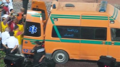 لاعبو الأهلى يطمئنون على تريزيجيه..واللاعب يخضع لعملية