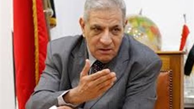 استقبال  محلب بهتافات 