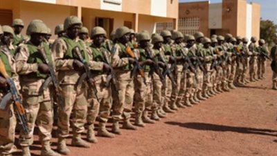 محاكمة مئات الضباط والجنود في نيجيريا