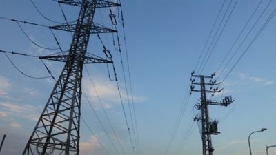 إسرائيل تجمد قرار قطع الكهرباء عن محافظات الضفة الغربية