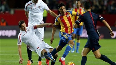 اليوم:(فالنسيا)يسعي لمدواة جراحه علي حساب إشبيلية في ديربي الليجا الإسبانية 