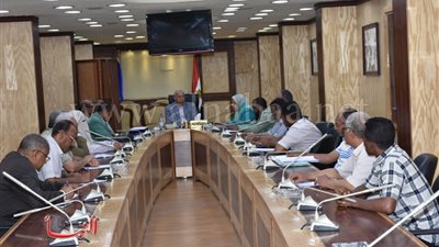 بالصور.. التحقيق مع مدير «مدارس العروبة» بأسوان لمخالفات مالية وإدارية