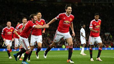 المانيو يتخطي كريستال بثنائية في البريميرليج 