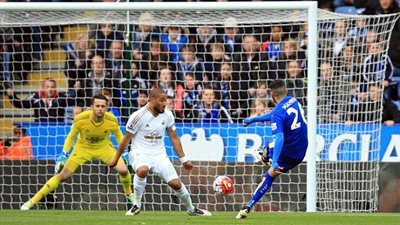 ليستر يسحق سوانزي برباعية قاتلة ويوسع الفارق مع توتنهام لـ8 نقاط