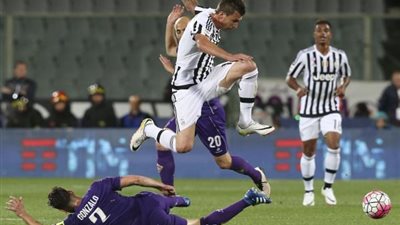 يوفنتوس على بعد خطوة من لقب الكالتشيو بعد فوزه على فيورنتينا 2/1