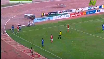 فتحى يعاتب ربيعة على أخطائه أمام سموحة 