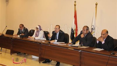 محافظ بني سويف يوزع «السوفالدى» على 30 مريضًا بفيروس «سي»