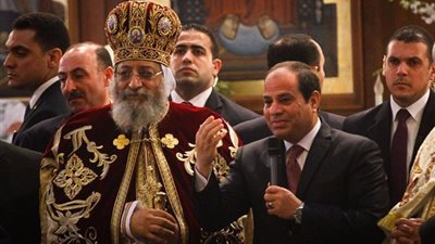 السيسي يهنيء البابا تواضروس والمسيحيين بعيد القيامة المجيد