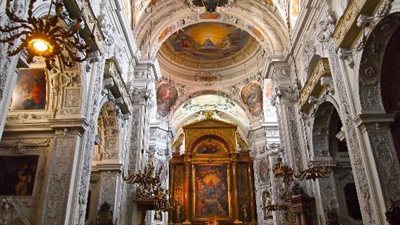 وفد من كنيسة الدومنيكان يهنيء «تواضروس» بعيد القيامة المجيد