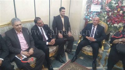 بالصور.. محافظ القليوبية ومدير الأمن يهنئان الأقباط بـ«عيد القيامة» 