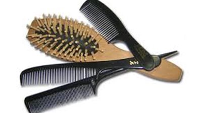 بالصور.. تعرفي علي الطرق الصحيحة لتمشيط شعرك