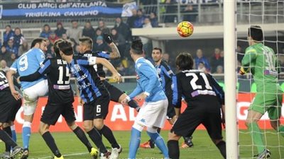 نابولي يهزم أتلانتا 2/1  ويستعيد الوصافة من روما