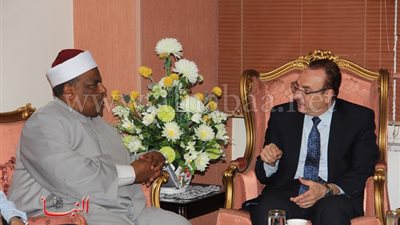 محافظ بني سويف يؤكد على دور الأزهر فى نشر الفكر الإسلامى الوسطى