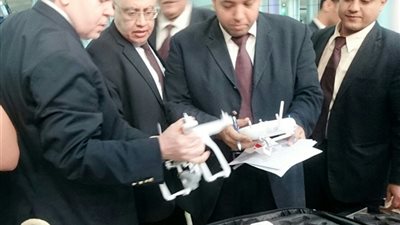 ضبط 40 جهاز تجسس داخل طرد بريدى قادم من الصين بمطار القاهرة