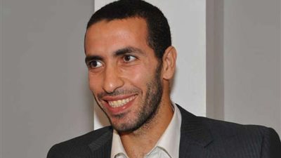 ابو تريكة يقود نجوم العالم أمام المكسيك على 