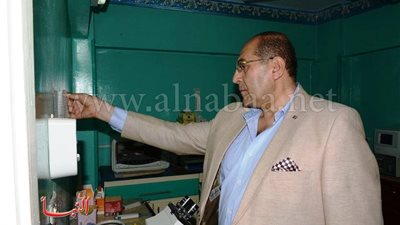 محافظ سوهاج يُحيل رئيس حي غرب ومعاونيه للتحقيق