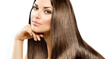 خبيرة تجميل تقدم وصفة صحية لتكثيف الشعر ونموه !