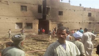 النيران تلتهم 13 منزلًا بسوهاج.. و