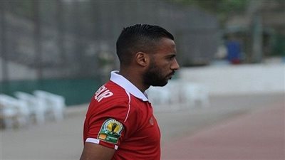 الحقيقة وراء ضرائب عاشور .. وازمة تجديده مع الأهلي 