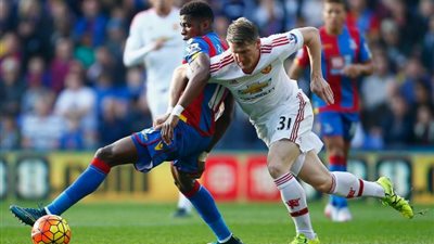 بالفيديو.. الشياطين الحمر ينتزعون كأس الاتحاد الإنجليزى من كريستال بالاس 