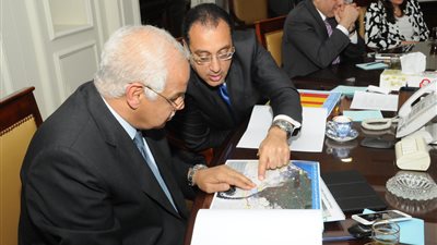 وزيرا «الإسكان» و«النقل» يناقشان مخطط ربط العاصمة الإدارية الجديدة بـ«شبكة السكك الحديدية»