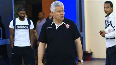 حلمى يحتوى غضما نجما الزمالك بعد الاستبعاد من المنتخب 