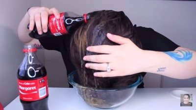حمام «الكوكاكولا» لفرد الشعر المجعد!