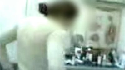 «الأم» تجبر بناتها الصغار على المعاشرة الجنسية مع زوج نجلتها الكبرى