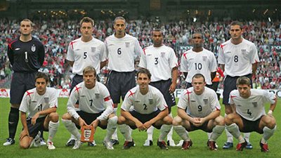 لماذا هدد اتحاد الكرة الأوروبي بطرد منتخب انجلترا من نهائيات كأس 2002 