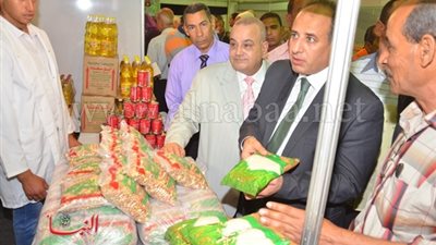 بالصور.. افتتاح معرض «أهلا رمضان» لتوفير السلع الغذائية فى دمنهور