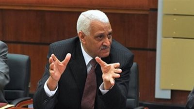 محافظ السويس يقرر منع السباحة في أعماق خليج السويس