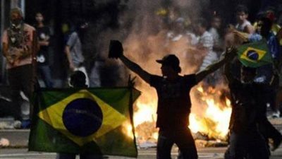 «ثورة البرازيل».. «داسيلفا» يقود مظاهرات احتجاجية.. و«روسيف» تقترح استفتاء شعبيًا