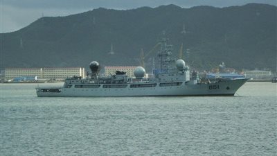 الدفاع اليابانية: سفينة استخباراتية صينية تدخل المياه الإقليمية اليابانية