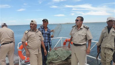 المسطحات تضبط صيادًا هاربًا من أحكام قضائية بالسد العالى