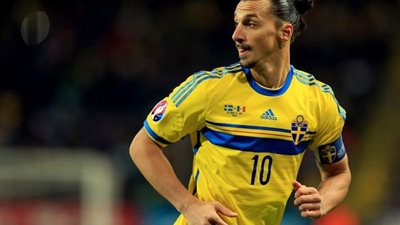  إبراهيموفيتش يقود هجوم السويد أمام إيطاليا